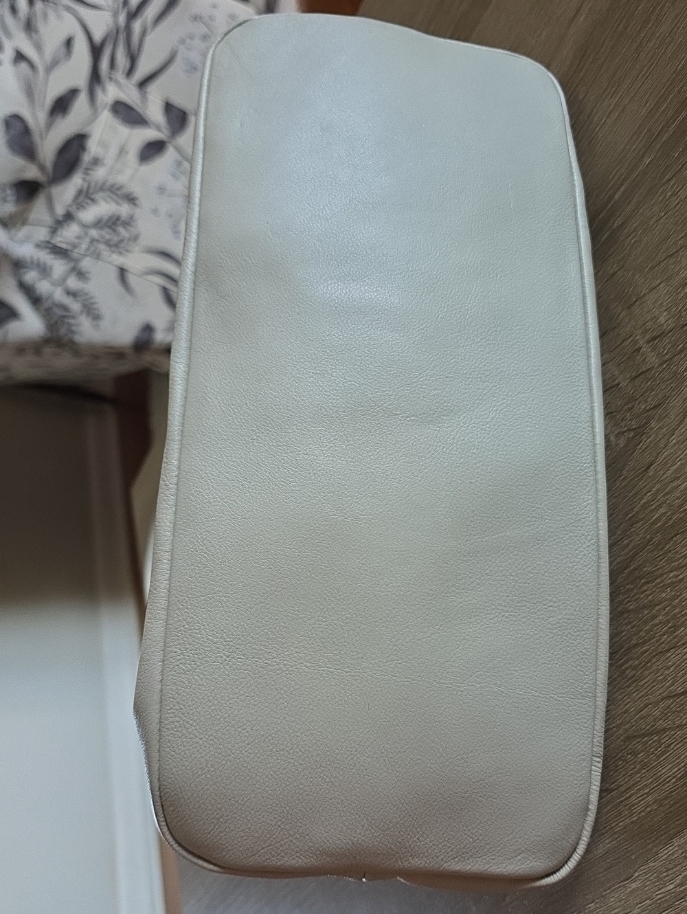 Hobo Adalyn Frame Shoulder Bag In Soft Leather - Picture 6 of 9